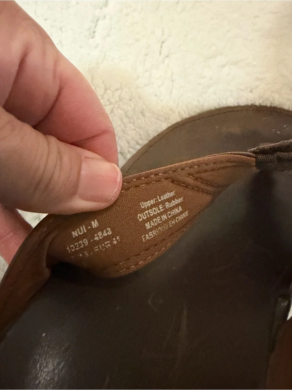 Olukai Men's NUI Brown  size 41 or men’s 8 Leather Flip Flops - Comfortable